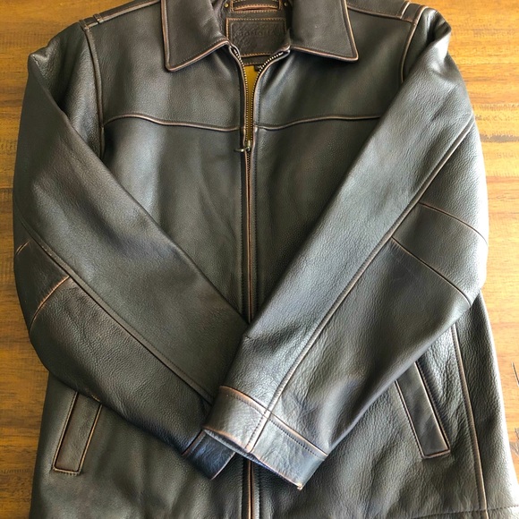 Leather jacket - Picture 4 of 5